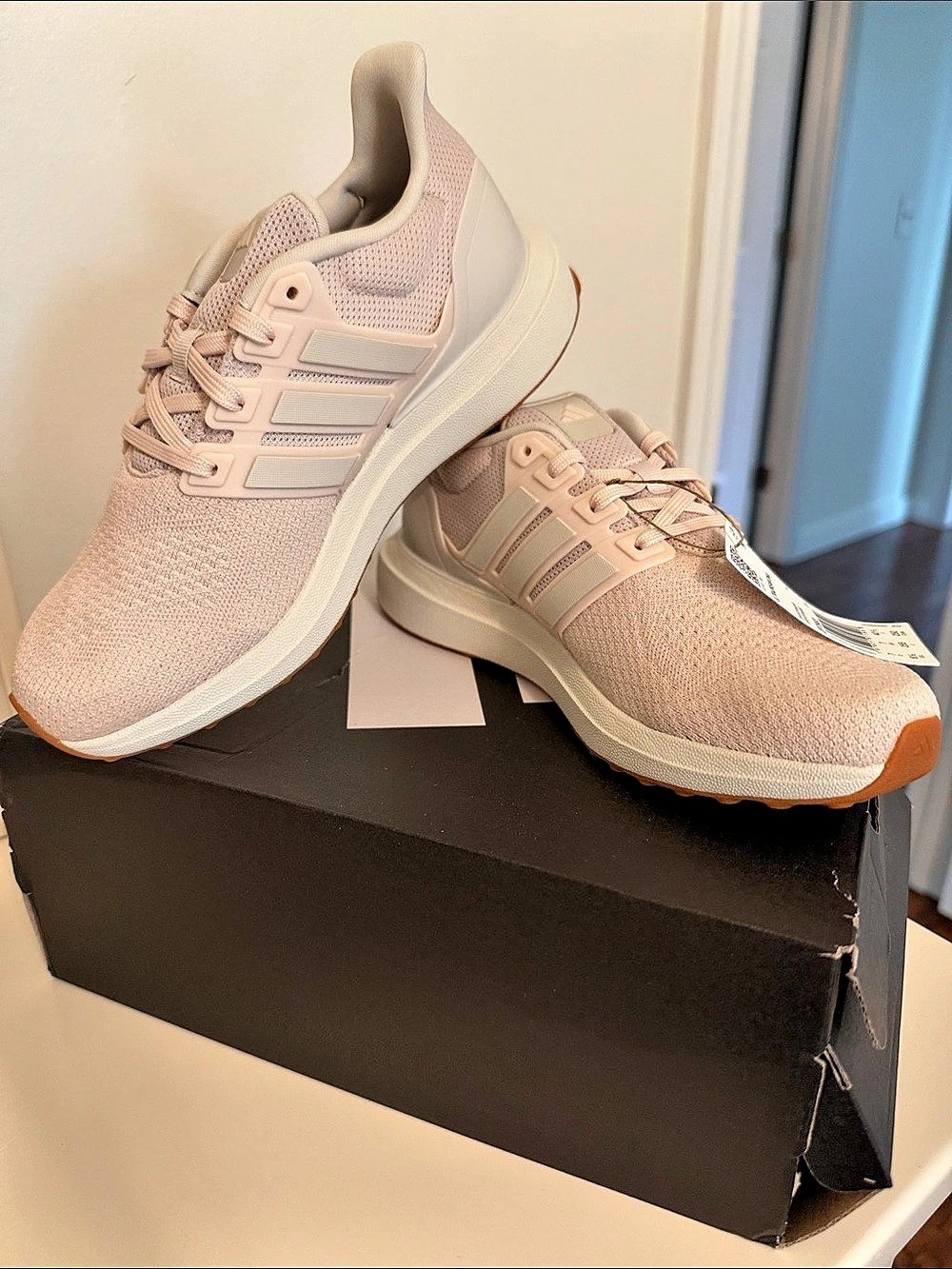 adidas Ultradream DNA Athletic Shoes Pink & White US 8.5 NWT